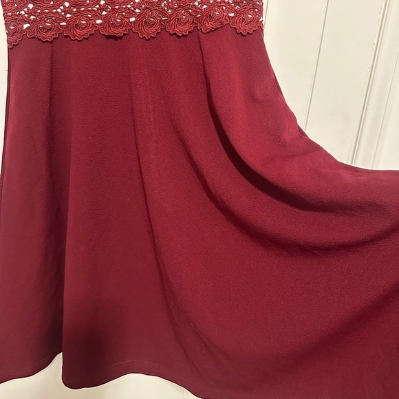 Owin Burgundy Fit & Flare Knee Length Party Dress - NWT - Size M - Picture 5 of 12